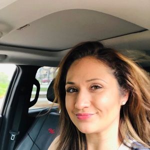 Meet your Posher, Danielle